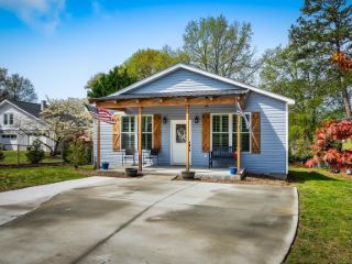 Foreclosed Home - 405 PINE ST, 29650