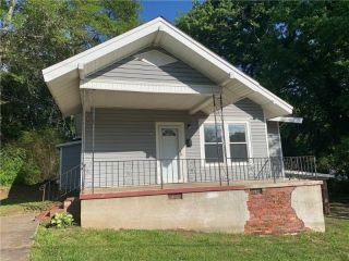Foreclosed Home - 300 VIRGINIA AVE, 29654