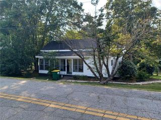 Foreclosed Home - 404 HAMPTON ST, 29655
