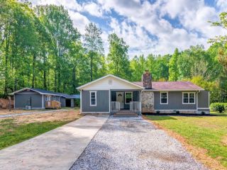 Foreclosed Home - 159 COUNTRY CREEK DR, 29671