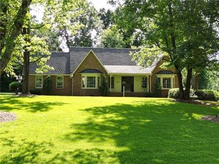 Foreclosed Home - 131 PINE HILL DR, 29671