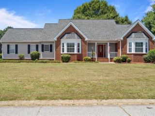 Foreclosed Home - 305 HUDDERSFIELD DR, 29673