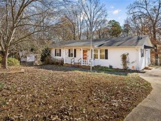 Foreclosed Home - 206 DOGWOOD CT, 29673