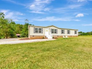 Foreclosed Home - 5821 HIGHWAY 187 S, 29684