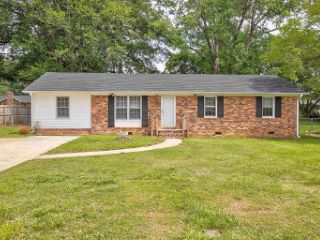Foreclosed Home - 3 EMBRY ST, 29687