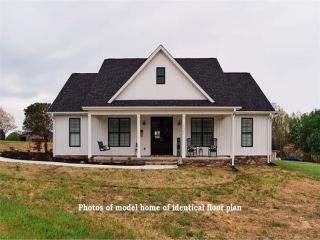 Foreclosed Home - (Range 400 - 499) FALCONS LAIR WEST DR, 29691