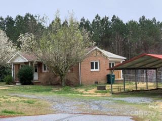 Foreclosed Home - 202 ROARK RD, 29702