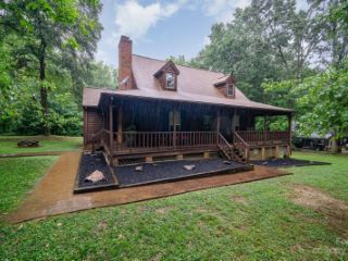 Foreclosed Home - 427 LAUREL HILL RD, 29707
