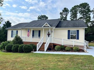 Foreclosed Home - 1585 WIMBLETON WOOD DR, 29708