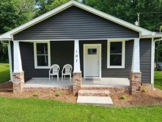 Foreclosed Home - 107 POPLAR ST, 29710