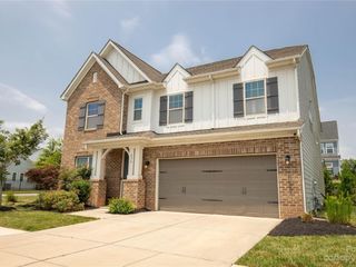 Foreclosed Home - 879 PECAN TREE LN, 29715