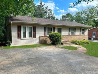 Foreclosed Home - 1474 PINK DOGWOOD AVE, 29720