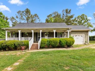 Foreclosed Home - 658 ROCK HILL HWY, 29720