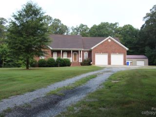 Foreclosed Home - 4775 CAMP CREEK RD, 29720