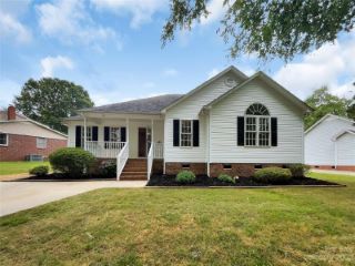 Foreclosed Home - 201 SHERWOOD CIR, 29730