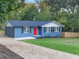 Foreclosed Home - 2014 PARKWOOD DR, 29732