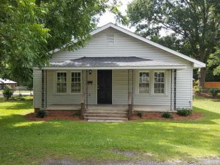 Foreclosed Home - 800 Mobley St, 29832
