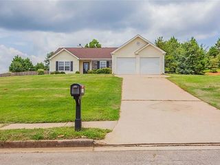 Foreclosed Home - 1013 RIVERCLIFT DR, 30016