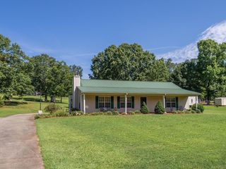 Foreclosed Home - 2296 HIGHWAY 81 S, 30016