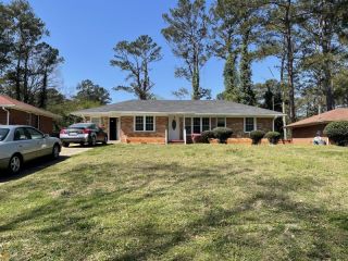 Foreclosed Home - 2020 MARK TRL, 30032
