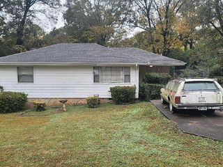 Foreclosed Home - 1990 MEADOW LN, 30032