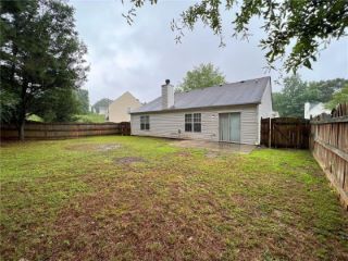 Foreclosed Home - 1027 YELLOW RIVER DR, 30043