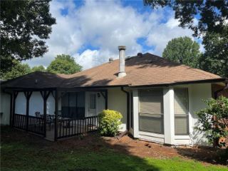 Foreclosed Home - 1441 SHADY COVE LN, 30043