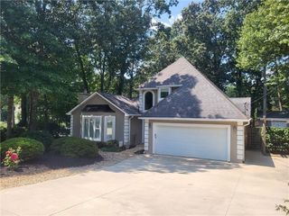 Foreclosed Home - 779 OAK MOSS DR, 30043