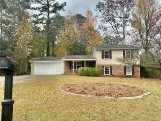 Foreclosed Home - 3026 HIDDEN DR, 30044