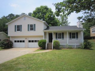 Foreclosed Home - 190 CANTERBURY LN, 30046