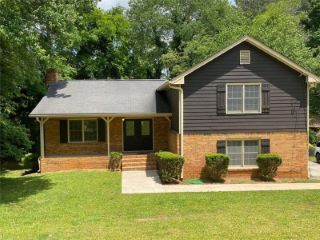 Foreclosed Home - 676 KILLIAN HILL RD SW, 30047