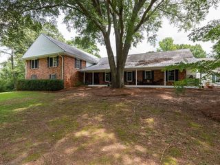 Foreclosed Home - 2421 MANOR WAY, 30052