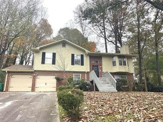 Foreclosed Home - 5807 TREE LINE CT, 30058