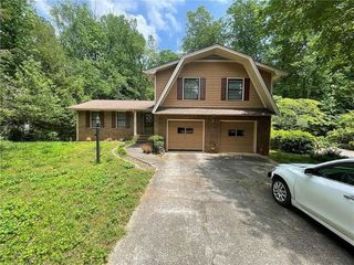 Foreclosed Home - 411 WILLOWBROOK DR SE, 30082