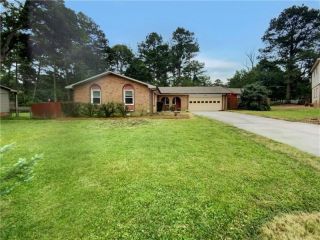 Foreclosed Home - 1495 HARBOUR OAKS RD, 30084