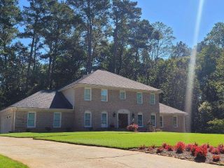 Foreclosed Home - 2207 FORESTGLADE DR, 30087