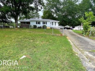 Foreclosed Home - 3020 ROME HWY, 30104