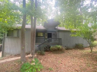 Foreclosed Home - 6839 SPRINGWOOD DR, 30135