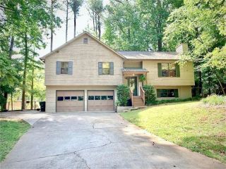 Foreclosed Home - 8040 SUMIT WOOD DR NW, 30152