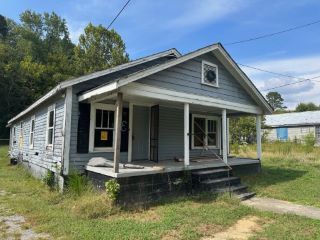 Foreclosed Home - 1520 OLD CAVE SPRING RD SW, 30161