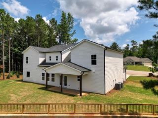 Foreclosed Home - 804 N BAY OVERLOOK, 30180