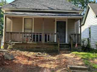Foreclosed Home - 718 E WALL ST, 30223