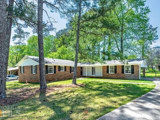 Foreclosed Home - 1411 KENNEDY DR, 30224