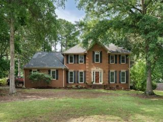 Foreclosed Home - 209 PINEYWOOD RD, 30224