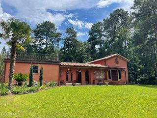 Foreclosed Home - 711 S PINE HILL RD, 30224