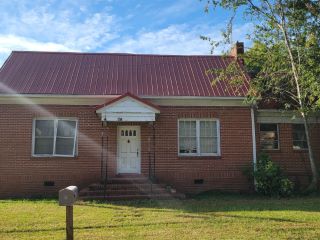 Foreclosed Home - 205 W MARTIN LUTHER KING JR DR, 30233