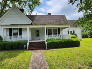 Foreclosed Home - 198 N MCDONOUGH ST, 30236