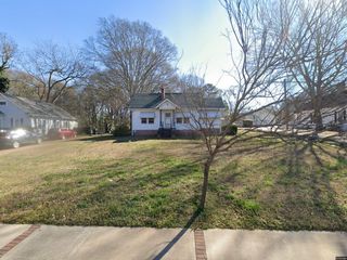 Foreclosed Home - 202 N MCDONOUGH ST, 30236