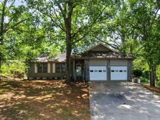 Foreclosed Home - 8885 TEAL LN, 30236