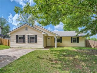 Foreclosed Home - 301 DEERFIELD DR, 30238